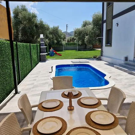 Latmos Bafa 2 With Large Garden And Pool Вилла Миляс